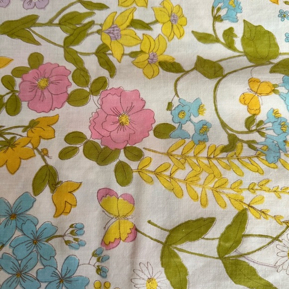 Vintage Floral and Butterfly Fitted Sheet.  Sz Full - Picture 2 of 7